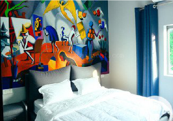 新化对于酒店的墙体彩绘而言更注重哪些方面？